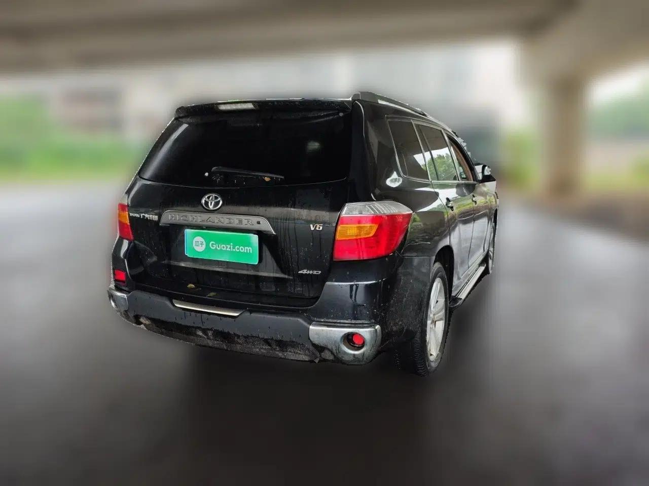 Used Toyota Highlander 2011 2.7L Two-Wheel Drive 7-Seater Luxury Edition — миниатюра 6