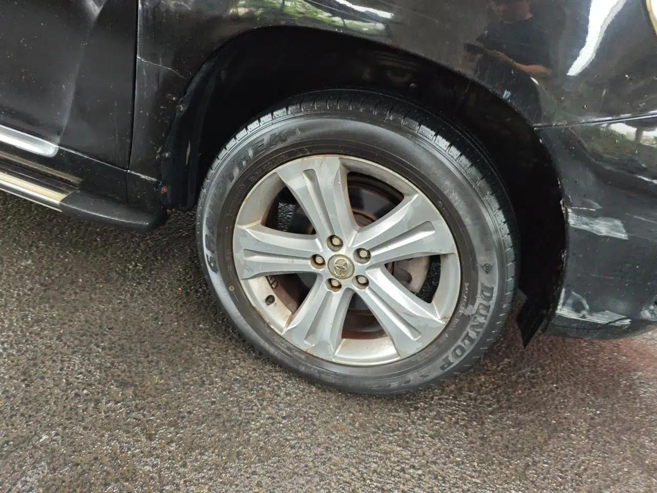 Used Toyota Highlander 2011 2.7L Two-Wheel Drive 7-Seater Luxury Edition — миниатюра 8