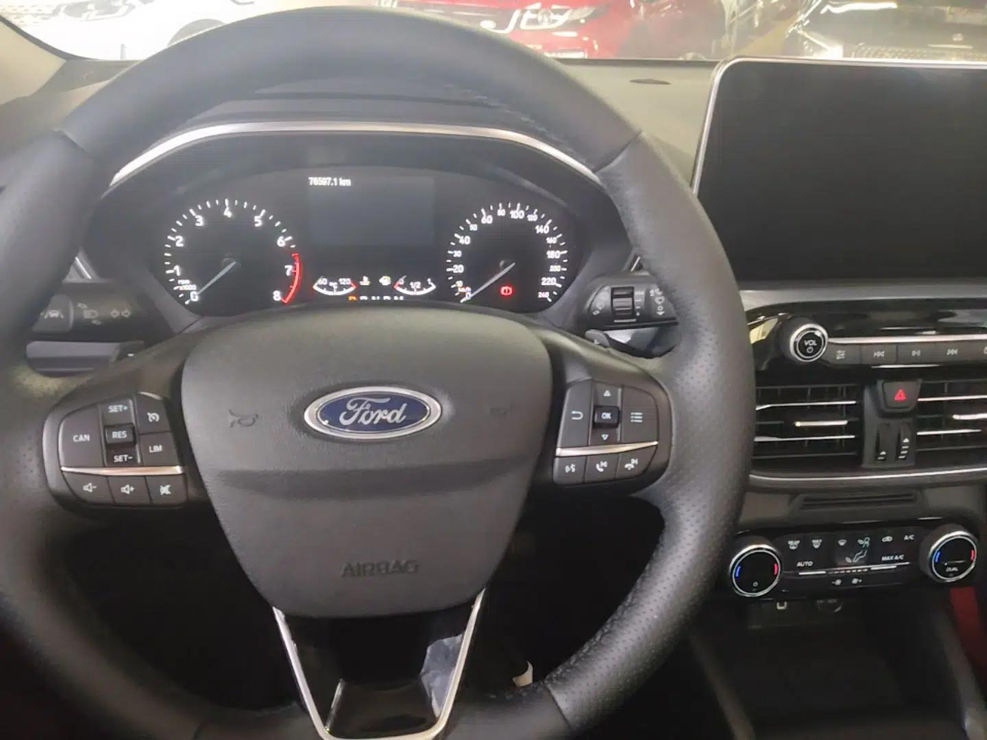 Used Ford Focus Active 2020 EcoBoost 180 Automatic Titanium Edition — миниатюра 19