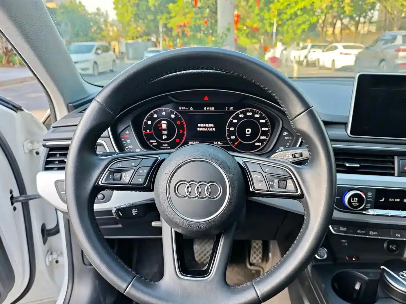 Audi A4L 2018 30th Anniversary Edition 40 TFSI Fashion Model — миниатюра 12