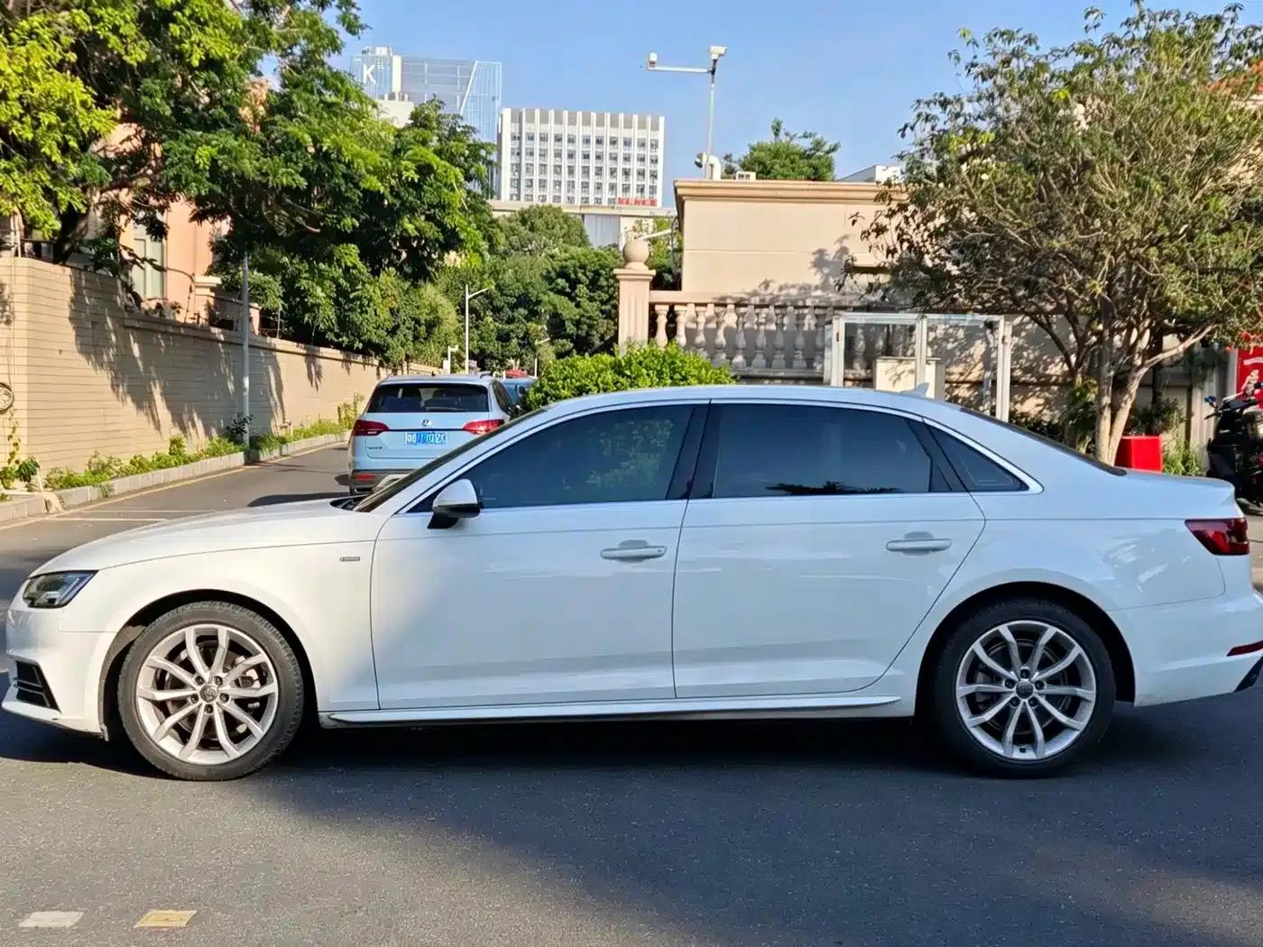 Audi A4L 2018 30th Anniversary Edition 40 TFSI Fashion Model — миниатюра 4
