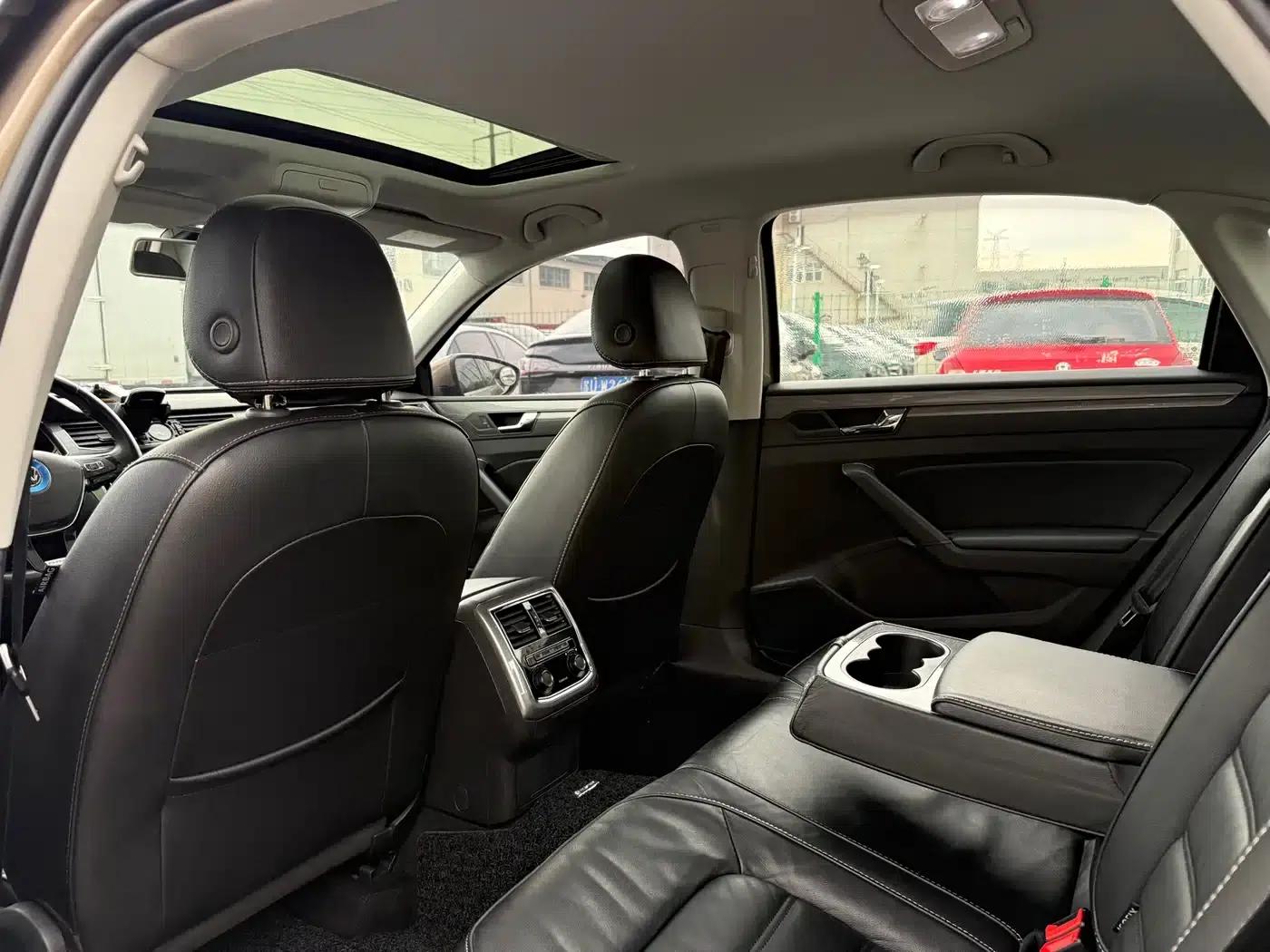 2017 Passat 330TSI DSG Premium Edition — миниатюра 11