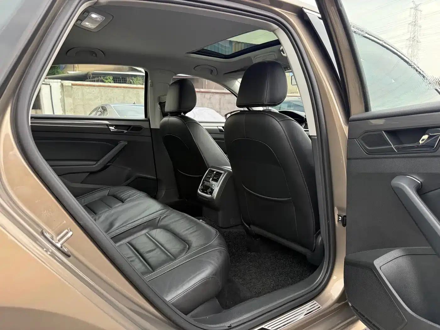 2017 Passat 330TSI DSG Premium Edition — миниатюра 17