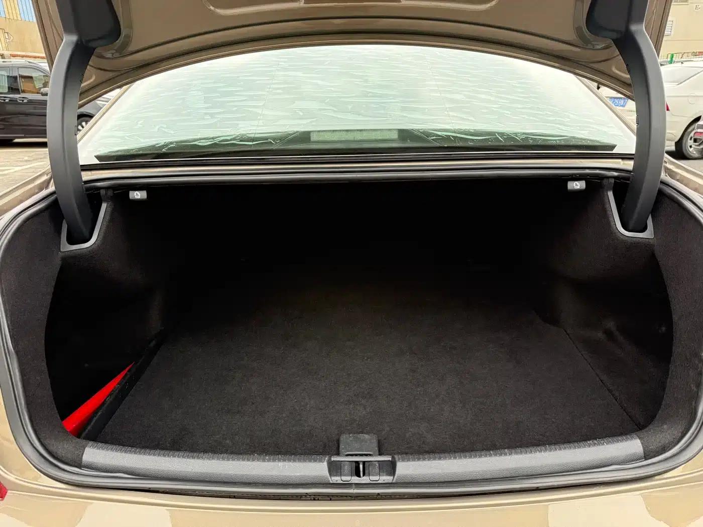 2017 Passat 330TSI DSG Premium Edition — миниатюра 23