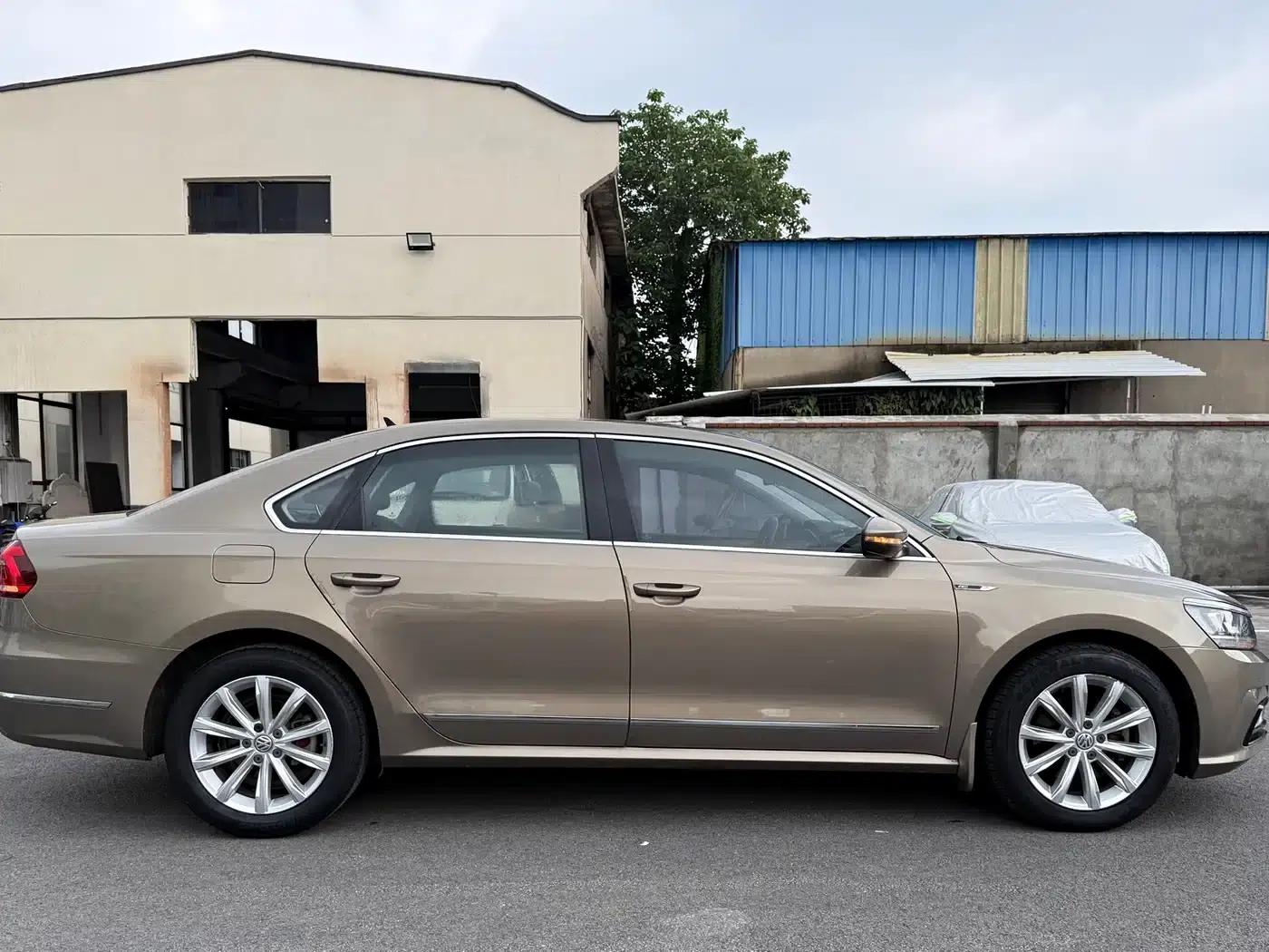 2017 Passat 330TSI DSG Premium Edition — миниатюра 6
