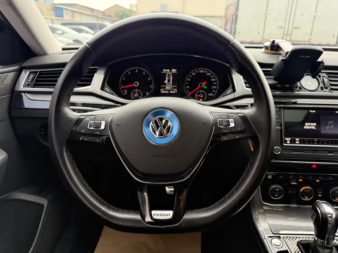 2017 Passat 330TSI DSG Premium Edition — миниатюра 7