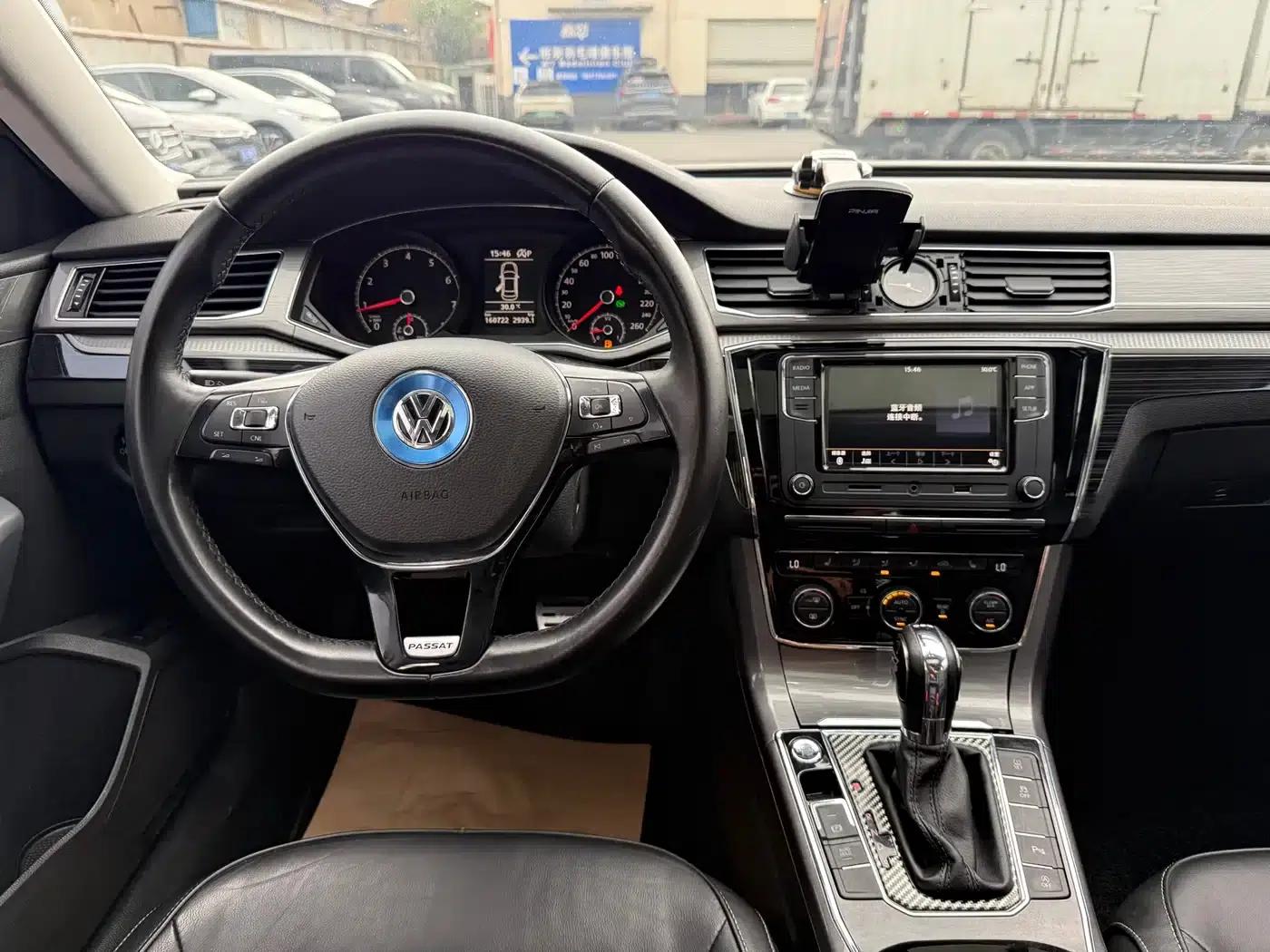 2017 Passat 330TSI DSG Premium Edition — миниатюра 8