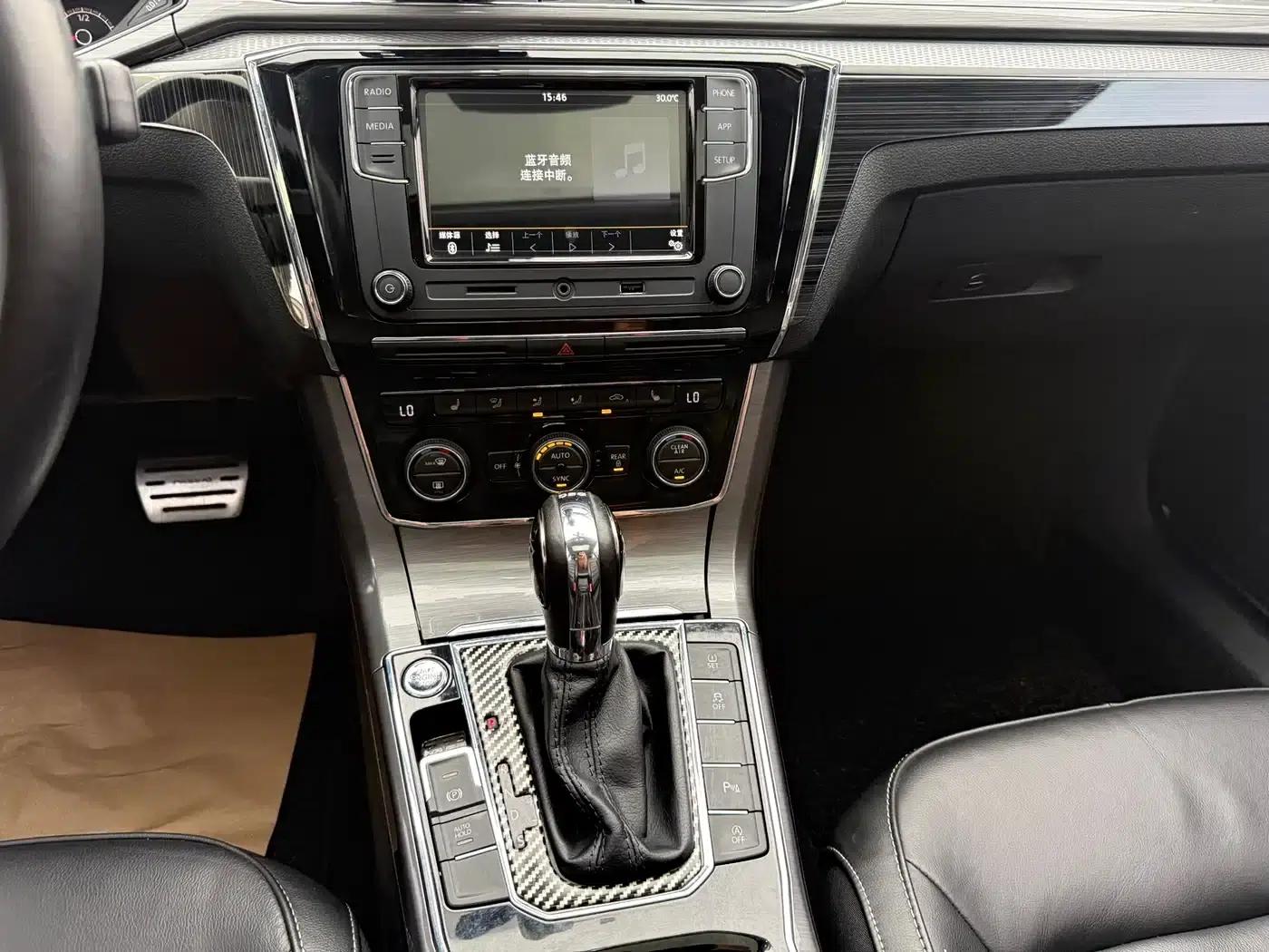 2017 Passat 330TSI DSG Premium Edition — миниатюра 10