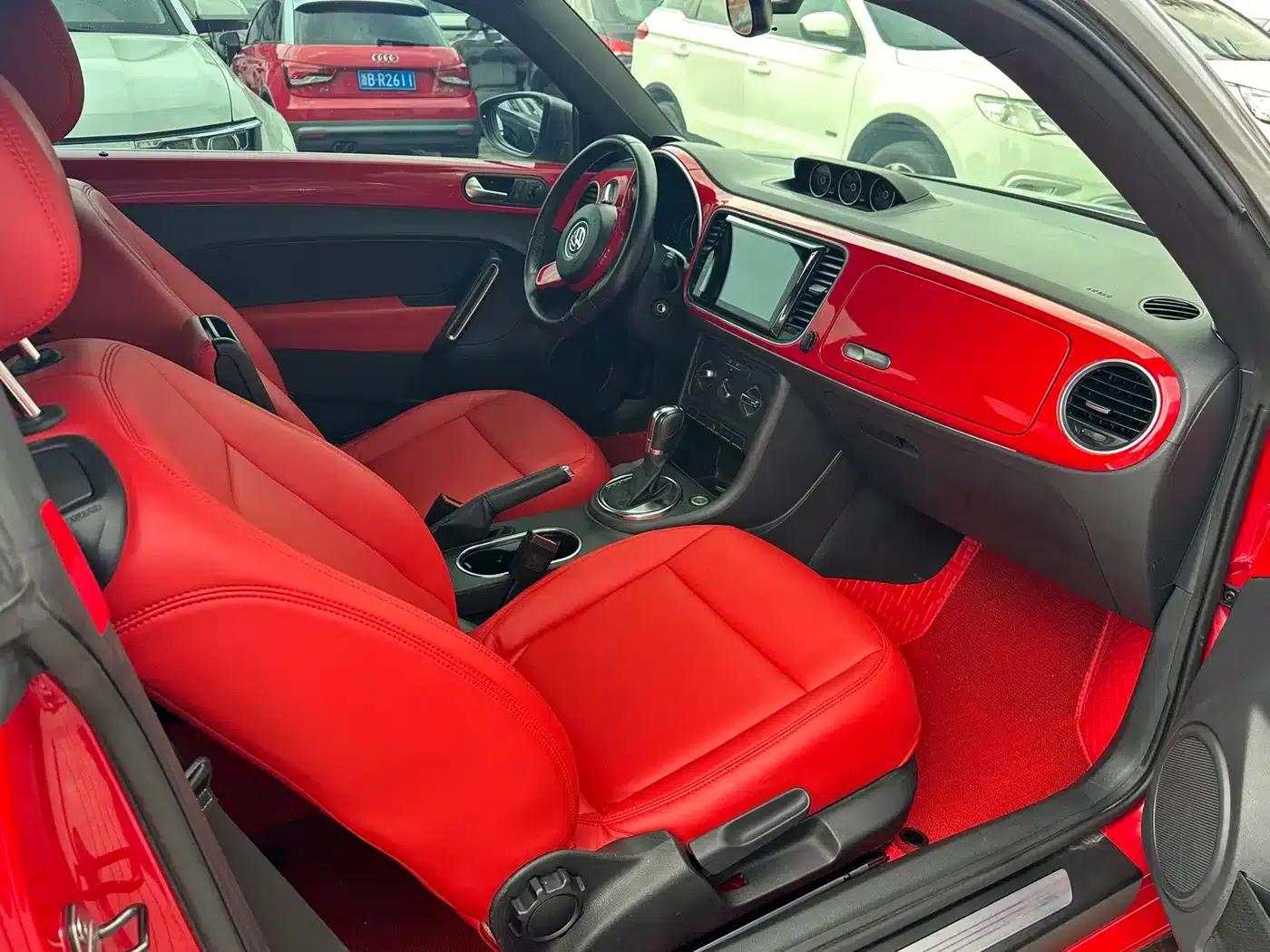 2013 Volkswagen Beetle 1.4TSI Fender Rock Edition — миниатюра 5