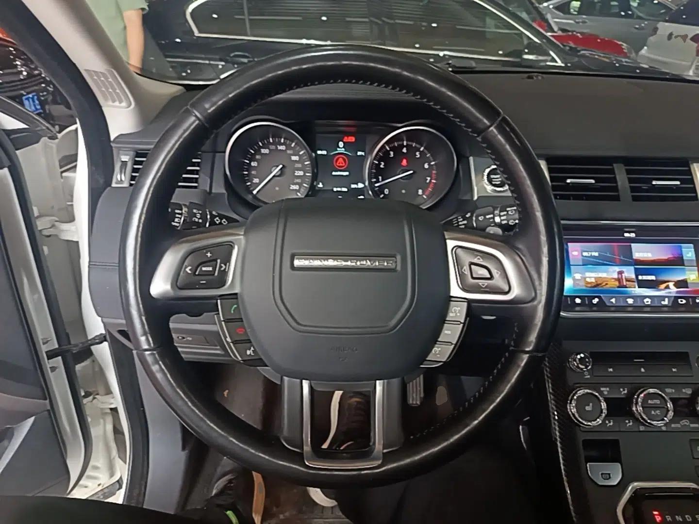 Used Land Rover Range Evoque 2018 240 PS SE Smart Brilliance Edition — миниатюра 13