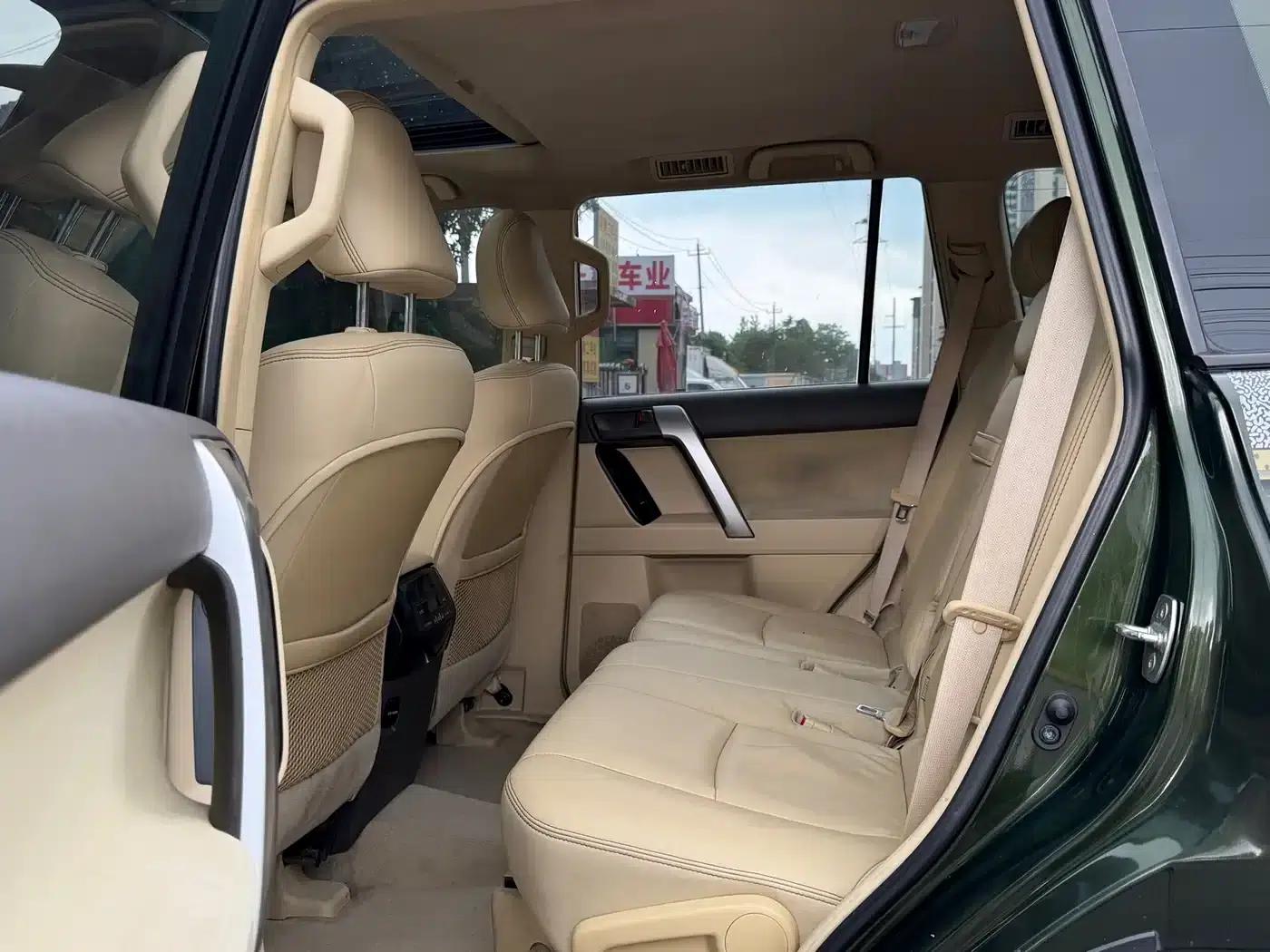 2016 Prado 2.7L Automatic Luxury Edition — миниатюра 11