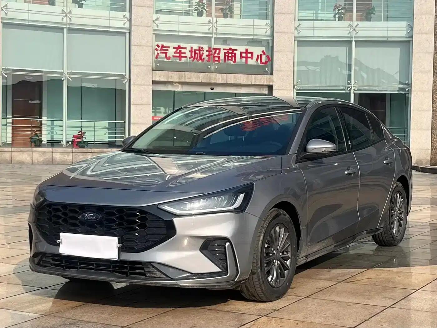 2022 Ford Focus Sedan EcoBoost 180 Automatic Racing Edition — миниатюра 1