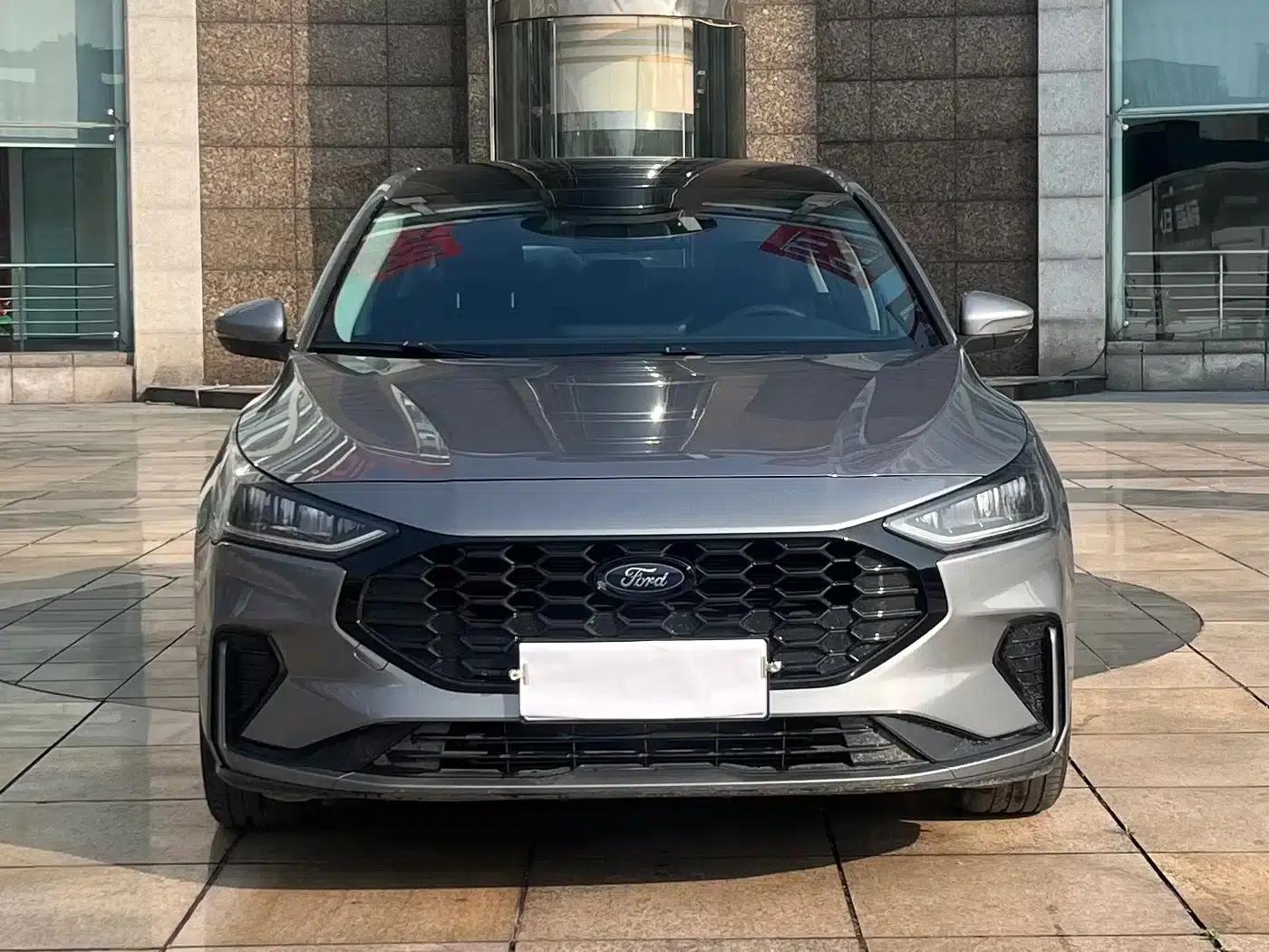 2022 Ford Focus Sedan EcoBoost 180 Automatic Racing Edition — миниатюра 2