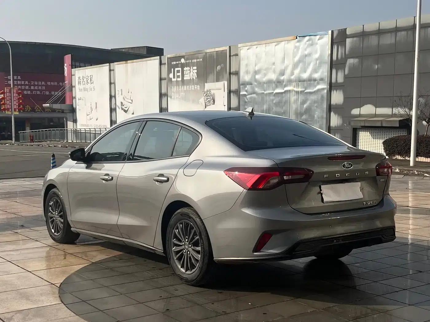 2022 Ford Focus Sedan EcoBoost 180 Automatic Racing Edition — миниатюра 14