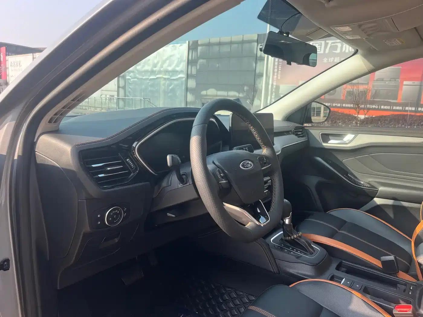 2022 Ford Focus Sedan EcoBoost 180 Automatic Racing Edition — миниатюра 9
