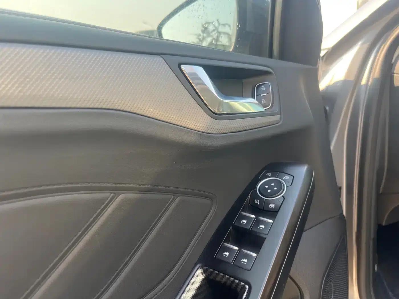 2022 Ford Focus Sedan EcoBoost 180 Automatic Racing Edition — миниатюра 10