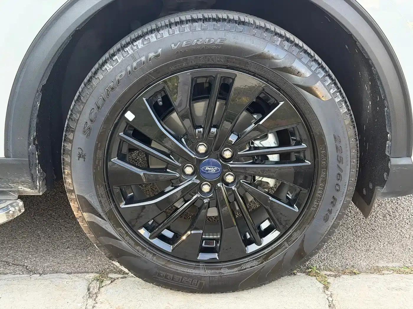 Escape 2024 EcoBoost 245 AWD Premium Edition — миниатюра 13