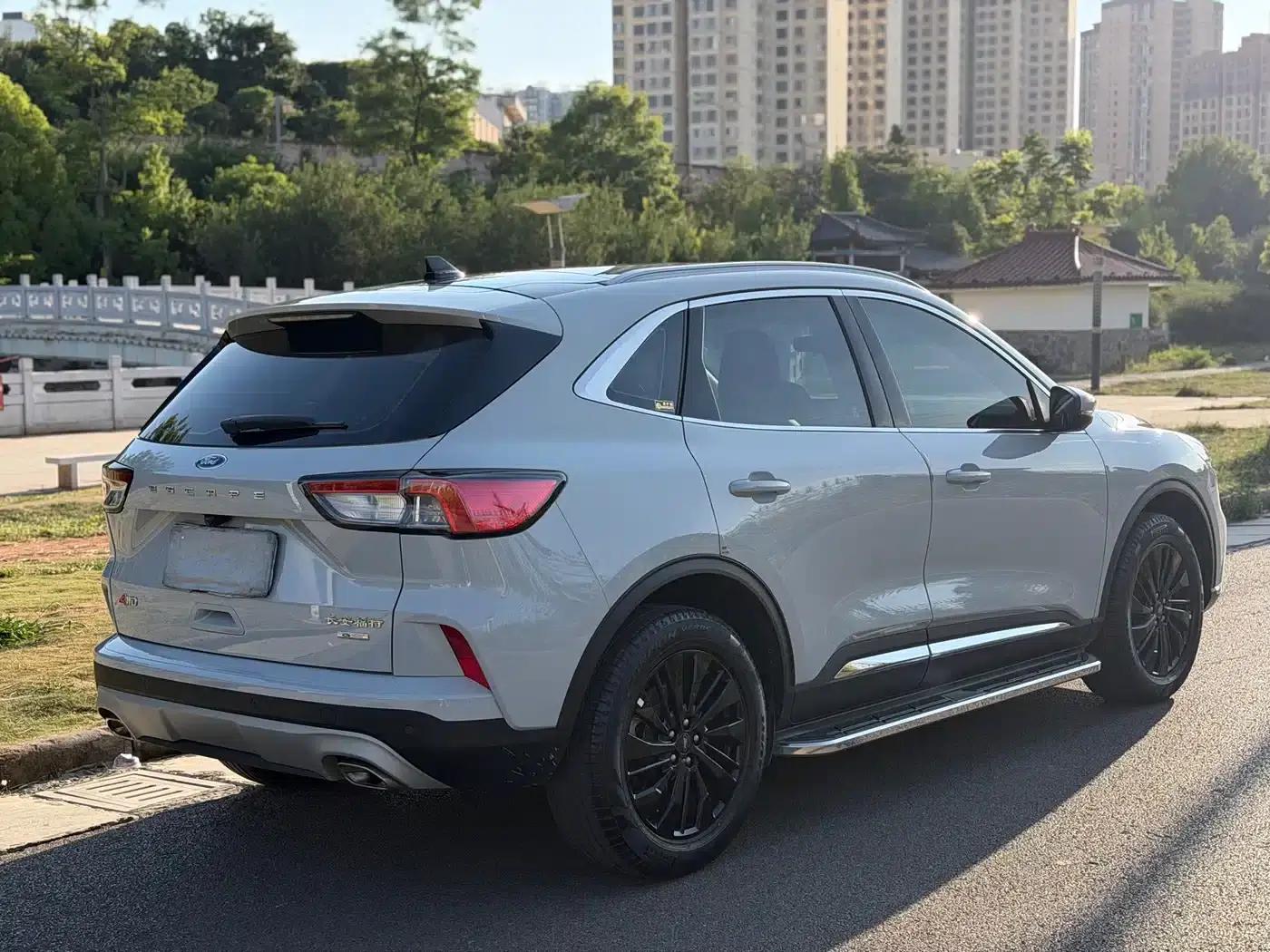 Escape 2024 EcoBoost 245 AWD Premium Edition — миниатюра 4
