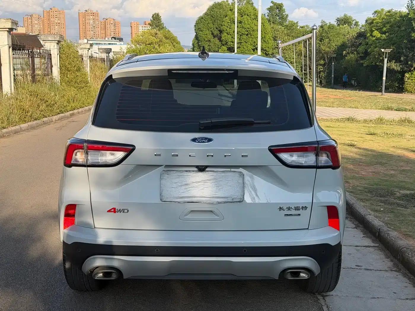 Escape 2024 EcoBoost 245 AWD Premium Edition — миниатюра 5