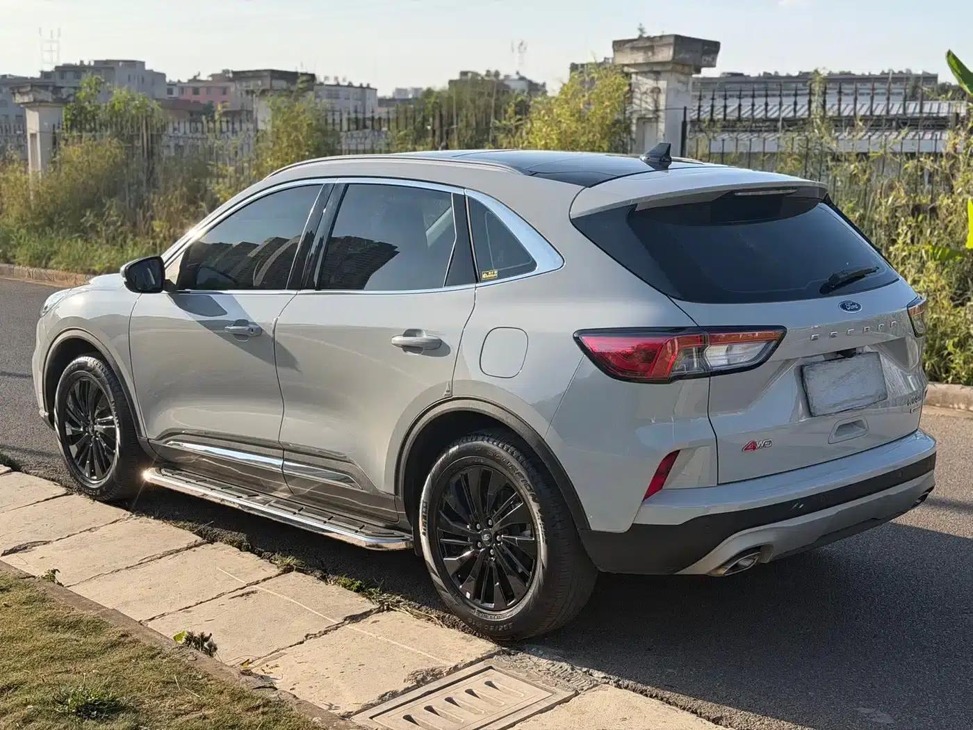 Escape 2024 EcoBoost 245 AWD Premium Edition — миниатюра 6