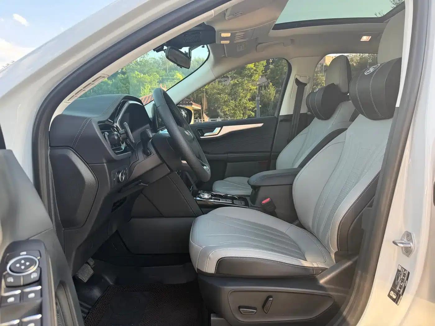 Escape 2024 EcoBoost 245 AWD Premium Edition — миниатюра 8