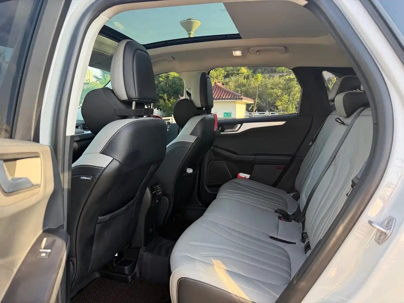 Escape 2024 EcoBoost 245 AWD Premium Edition — миниатюра 9