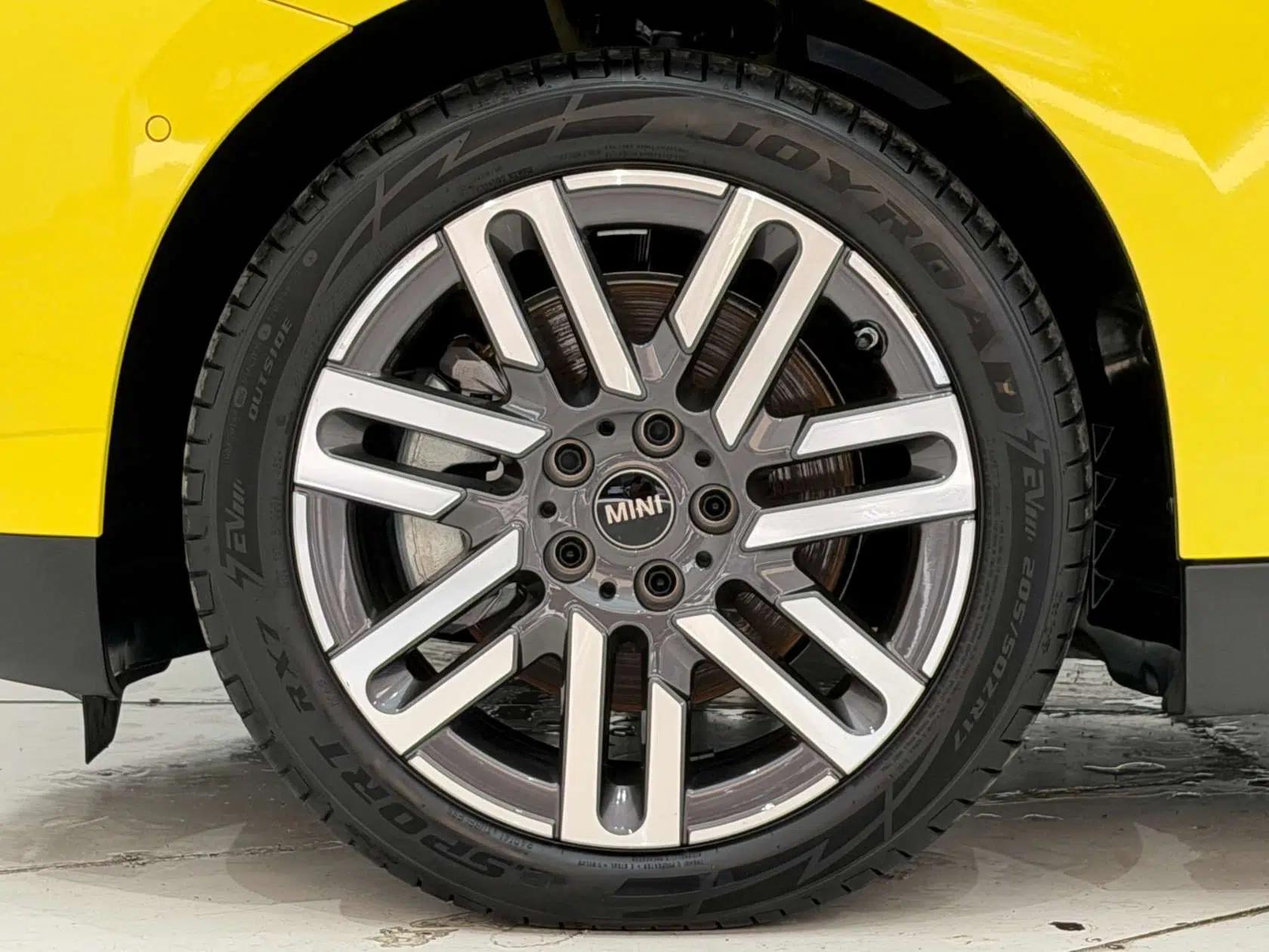 Used MINI Electric COOPER 2024 456km COOPER E Classic Edition — миниатюра 21