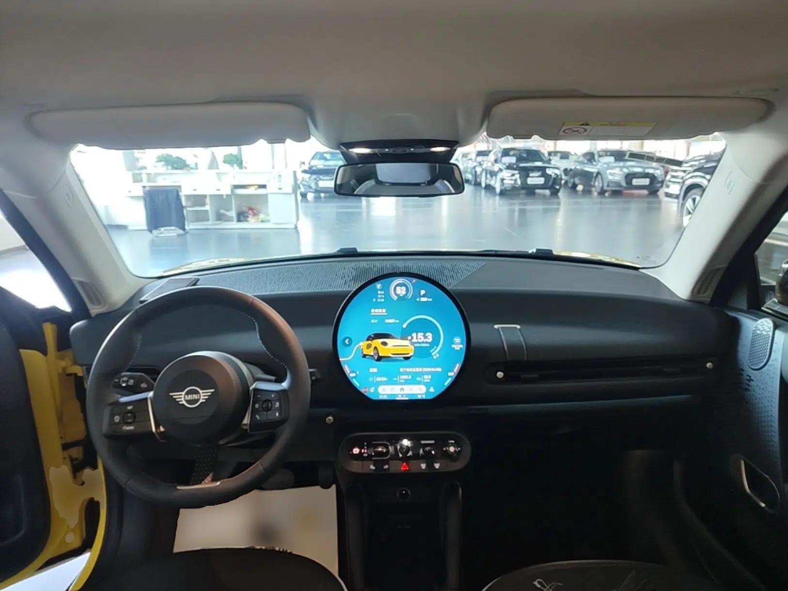 Used MINI Electric COOPER 2024 456km COOPER E Classic Edition — миниатюра 22