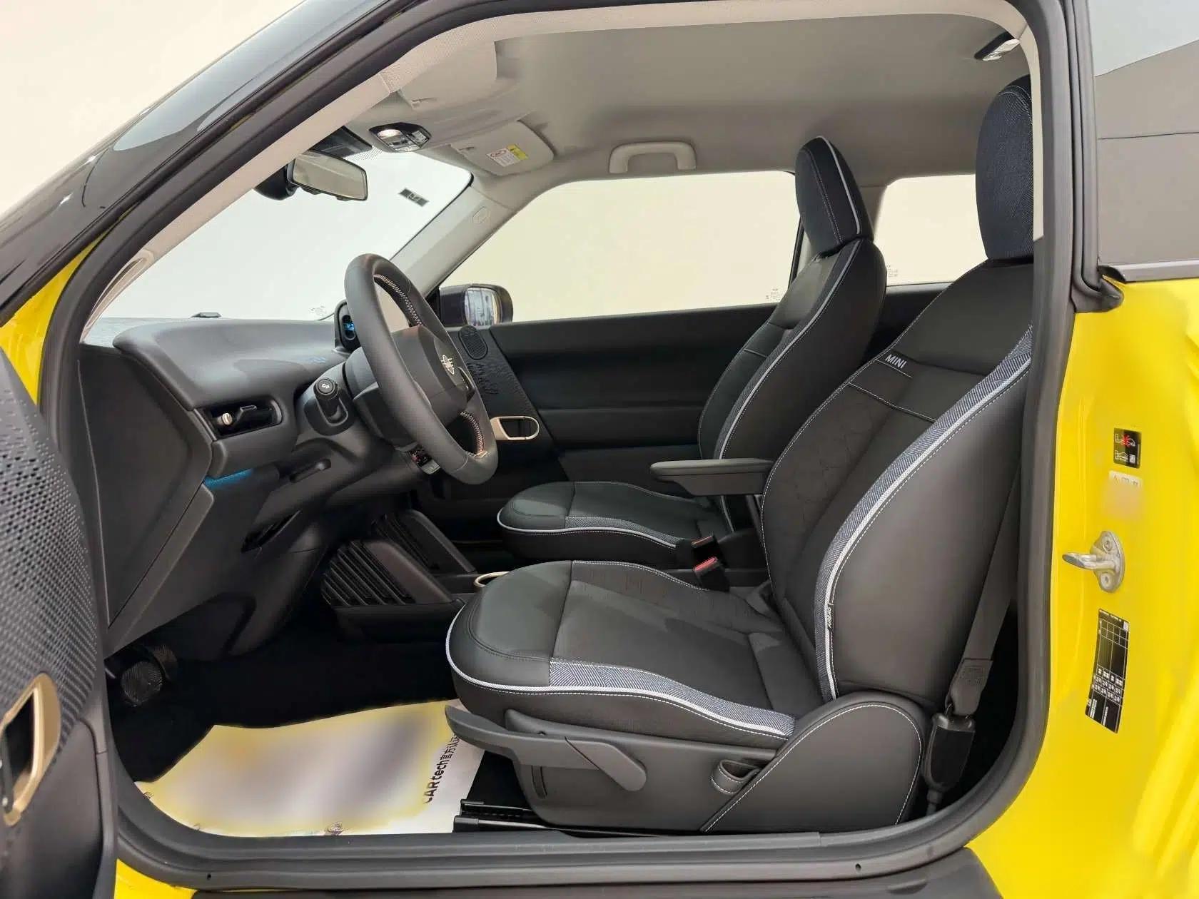 Used MINI Electric COOPER 2024 456km COOPER E Classic Edition — миниатюра 27