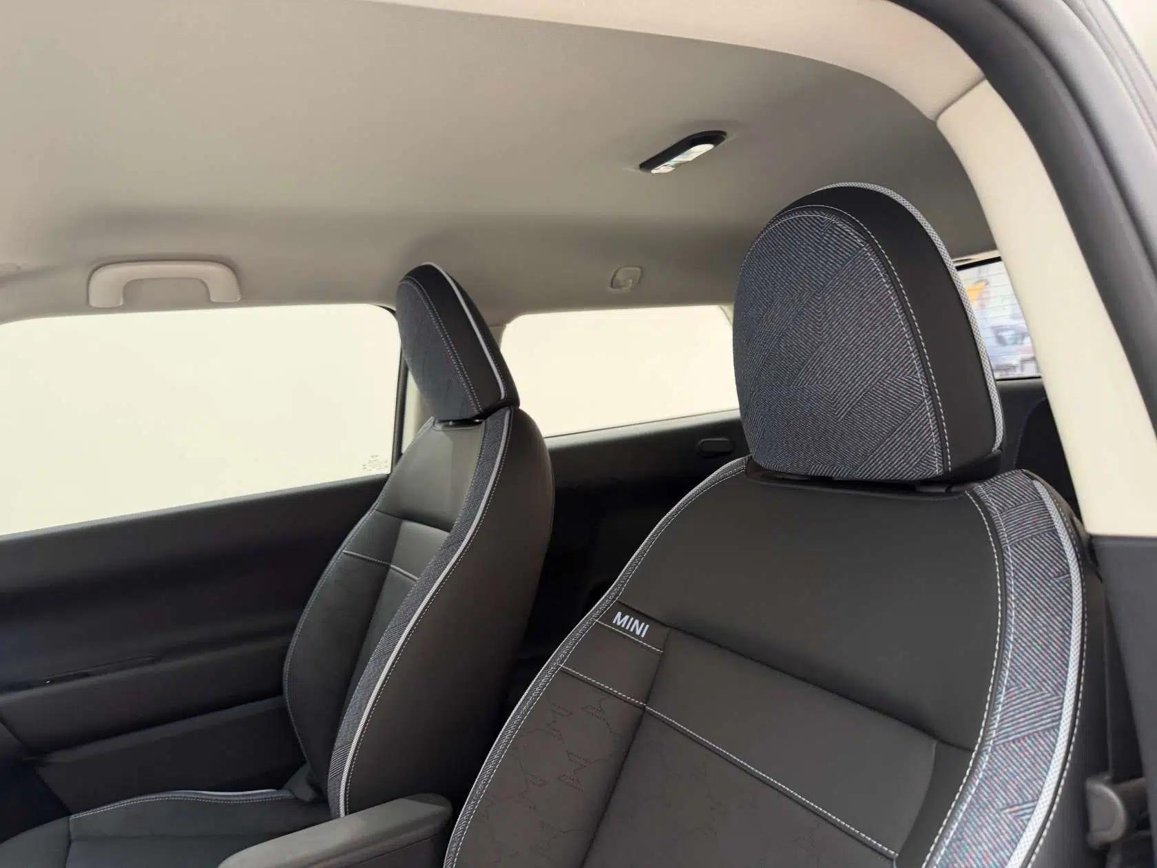 Used MINI Electric COOPER 2024 456km COOPER E Classic Edition — миниатюра 31