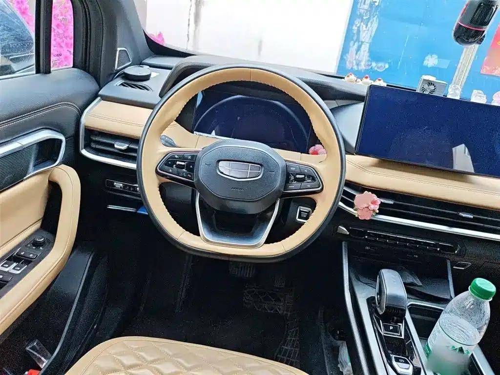 Geely Haoyue L 2023 2.0T DCT Flagship Edition — миниатюра 3