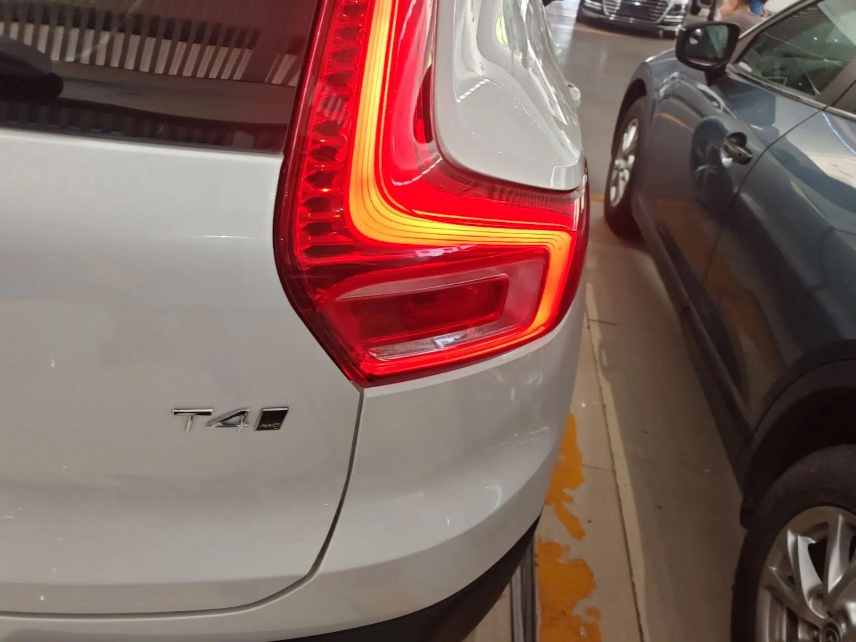 Used Volvo XC40 2021 T4 Four-Wheel Drive Smart & Sporty Edition — миниатюра 9