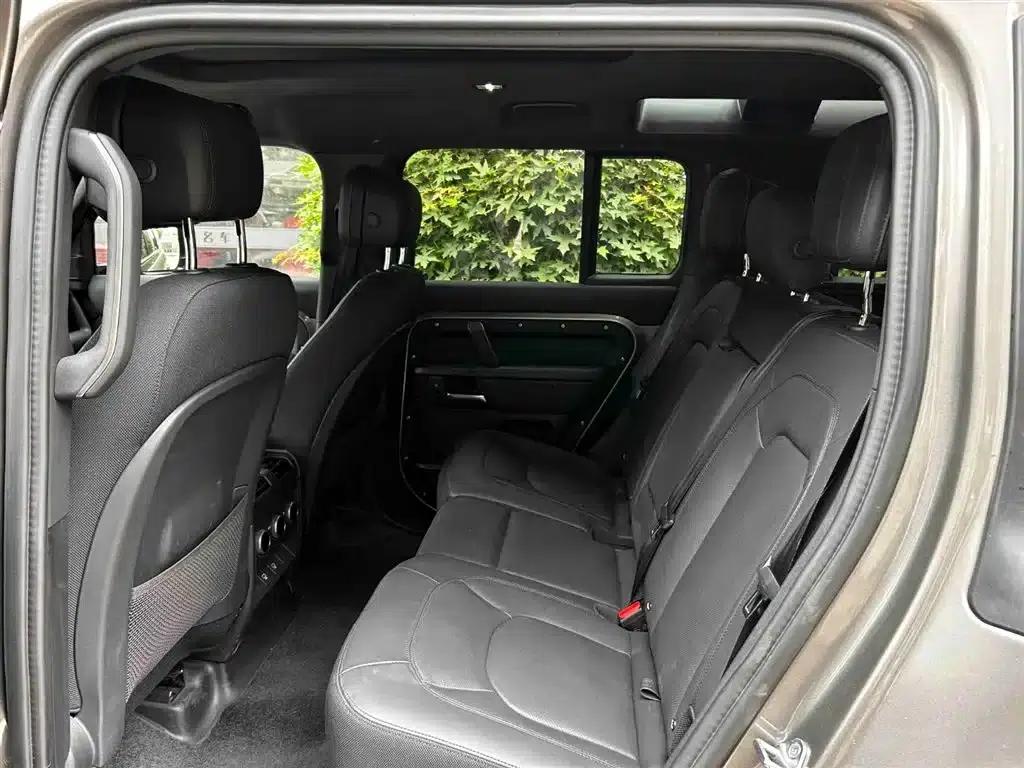 2025 Land Rover Defender 110 3.0T P400 X — миниатюра 5