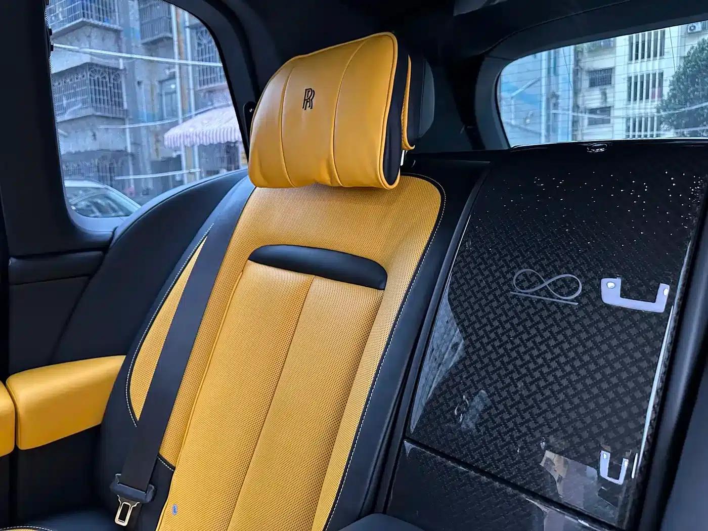 2020 Cullinan Black Badge — миниатюра 10