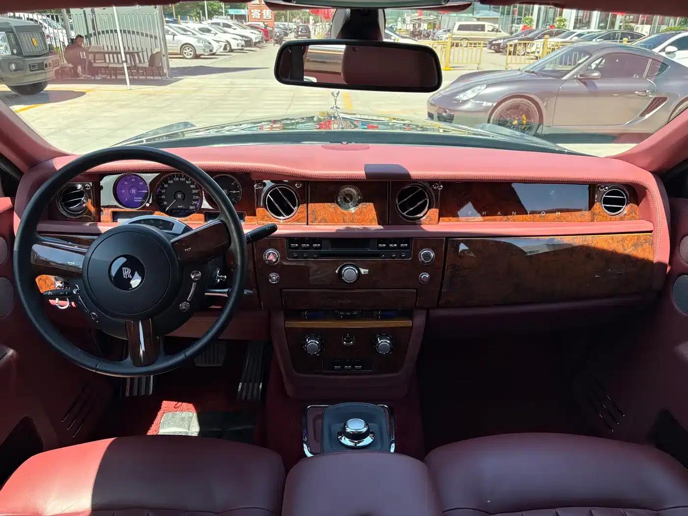 2013 Phantom 6.7L Extended Wheelbase (EWB) — миниатюра 16