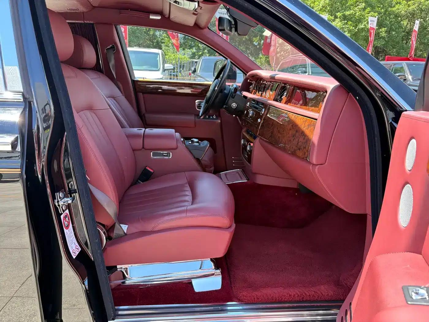 2013 Phantom 6.7L Extended Wheelbase (EWB) — миниатюра 24