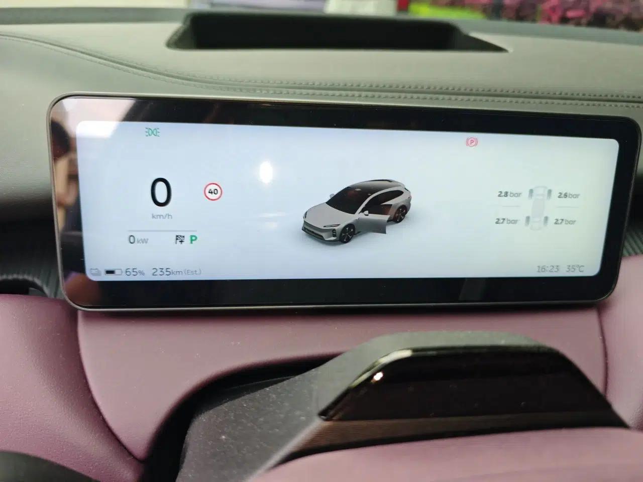 Used Nio ET5T 2025 75 kWh Touring — миниатюра 11