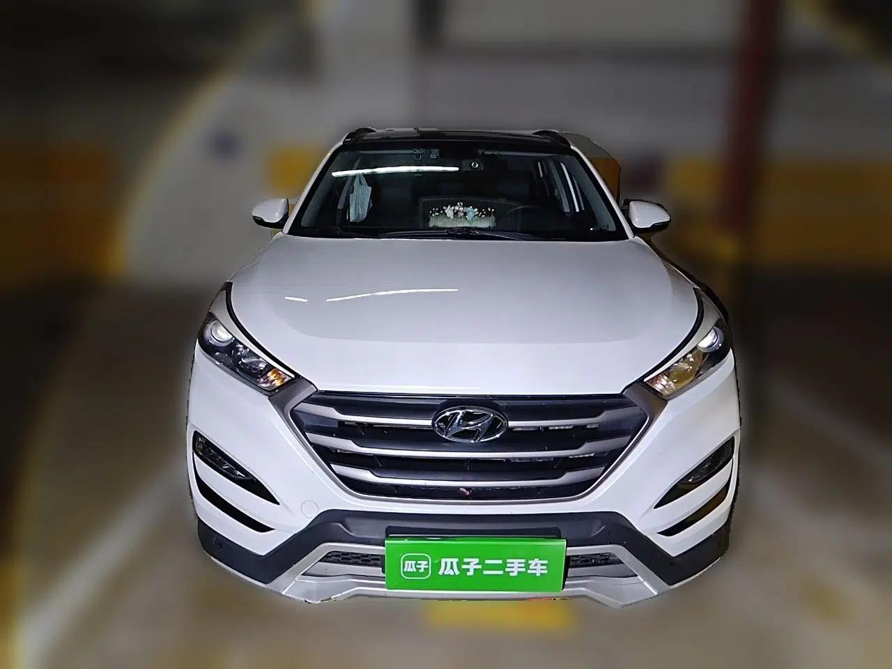 Used Hyundai Tucson 2018 1.6T Dual-Clutch Two-Wheel Drive 15th Anniversary Special Edition — миниатюра 2