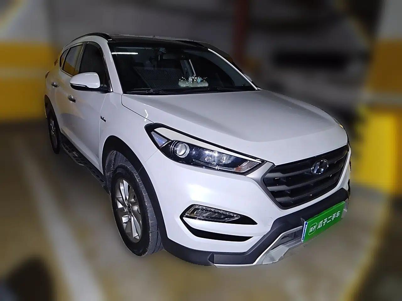 Used Hyundai Tucson 2018 1.6T Dual-Clutch Two-Wheel Drive 15th Anniversary Special Edition — миниатюра 3