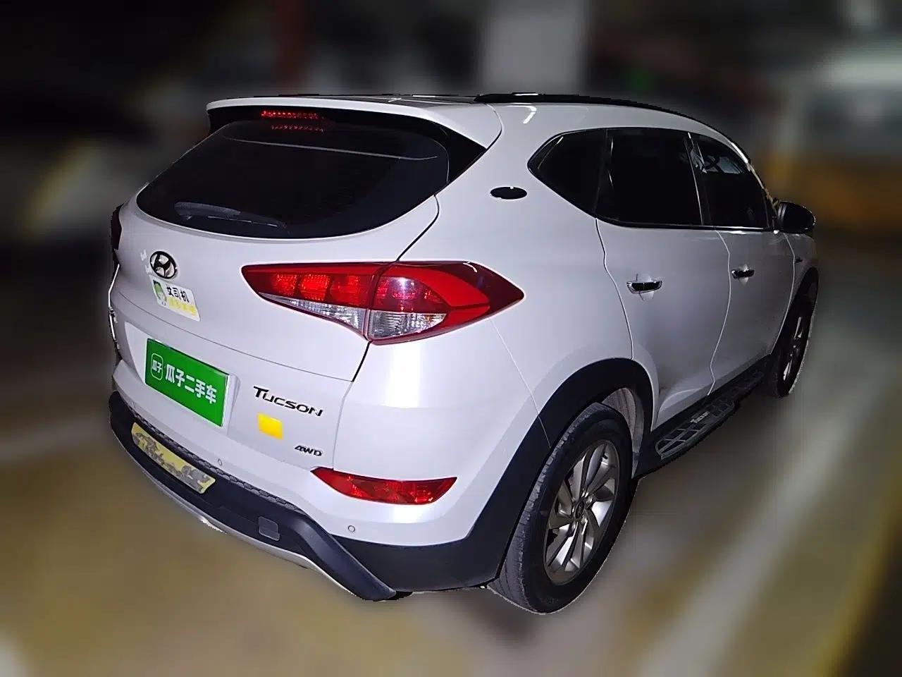 Used Hyundai Tucson 2018 1.6T Dual-Clutch Two-Wheel Drive 15th Anniversary Special Edition — миниатюра 6