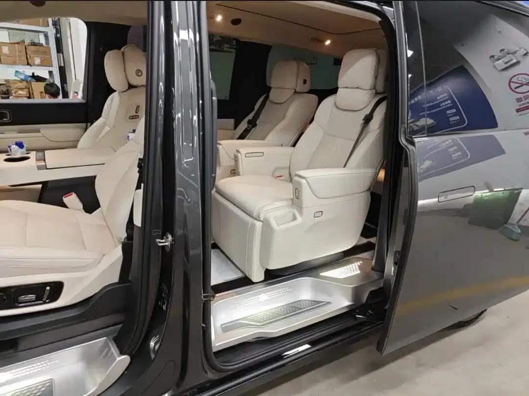 Li Auto MEGA 2025 Home Edition — миниатюра 6