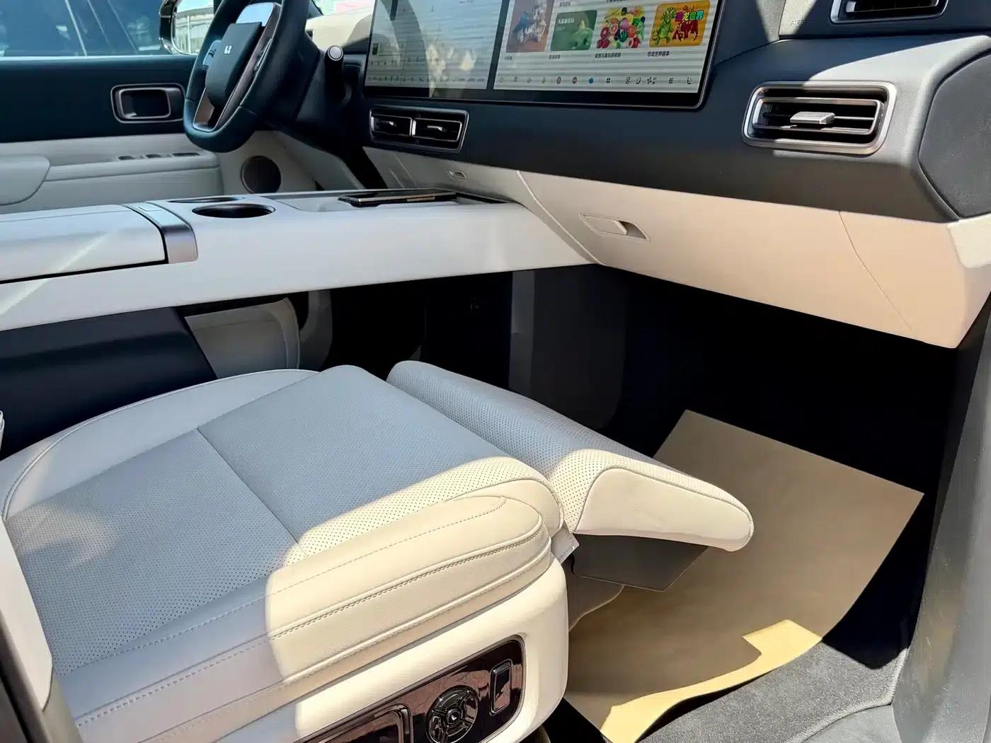 Li Auto MEGA 2025 Home Edition — миниатюра 18