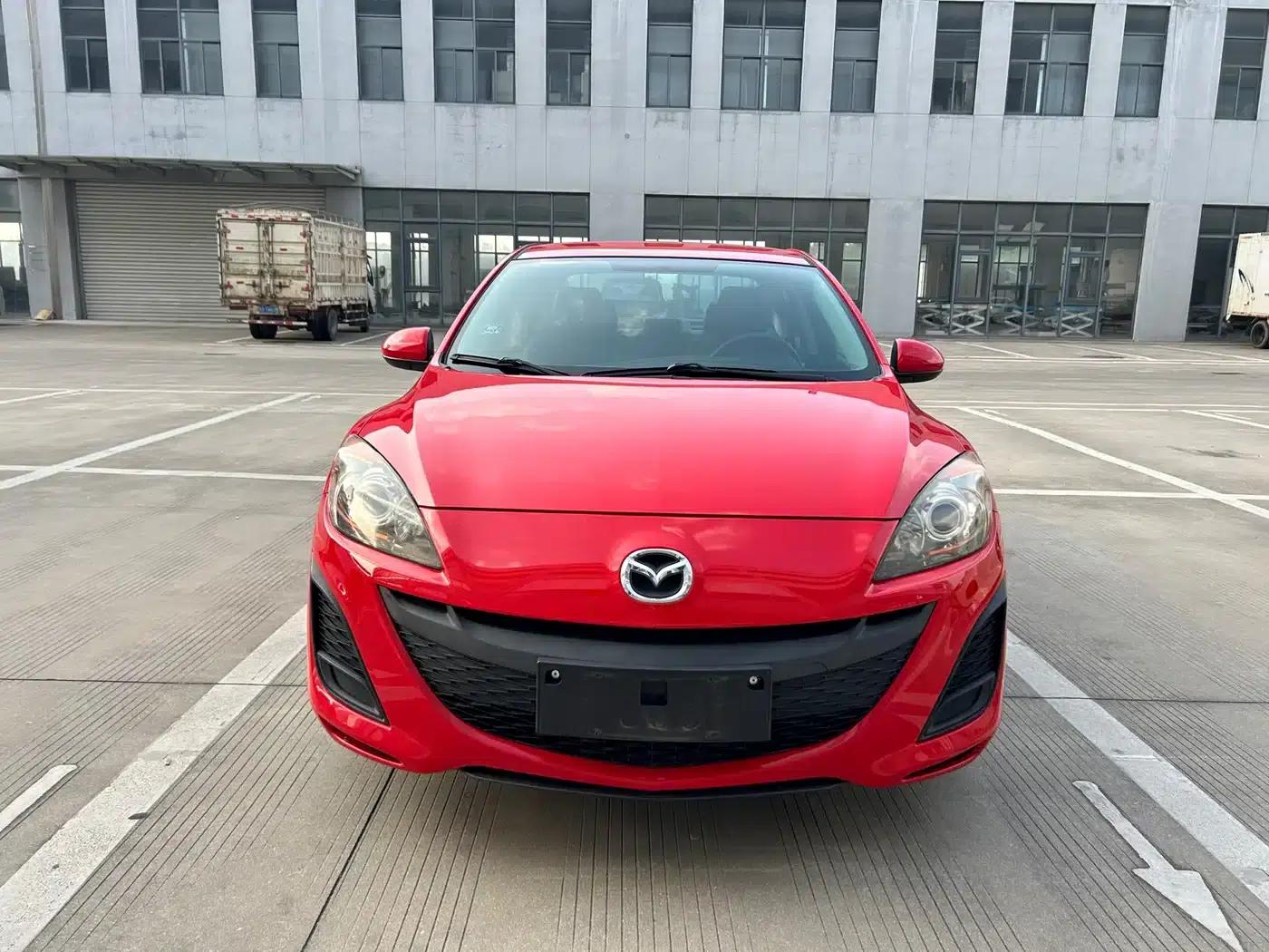 Mazda 3 Axela 2013 Sedan 1.6L Automatic Elite — миниатюра 3