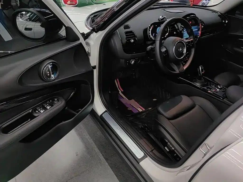 2023 MINI CLUBMAN Facelift 1.5T COOPER Classic — миниатюра 16