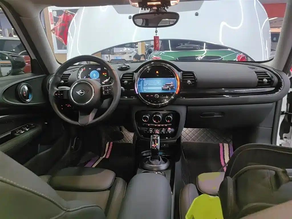 2023 MINI CLUBMAN Facelift 1.5T COOPER Classic — миниатюра 10