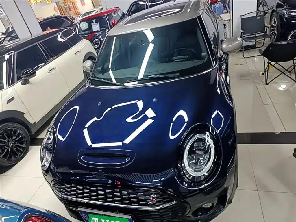 MINI CLUBMAN 2023 Facelift 2.0T COOPER S Connoisseur — миниатюра 3