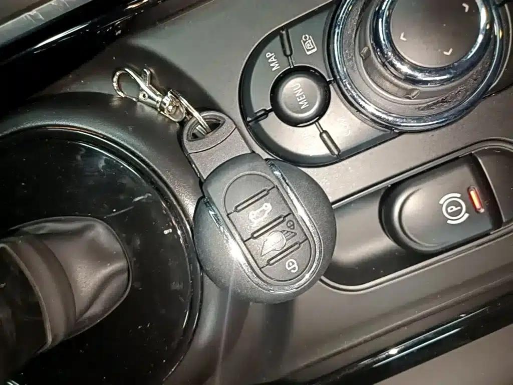 MINI CLUBMAN 2023 Facelift 2.0T COOPER S Connoisseur — миниатюра 9