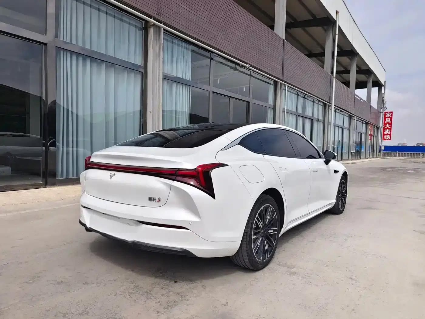 Nezha S 2024 Range Extended 1060 Edition — миниатюра 6