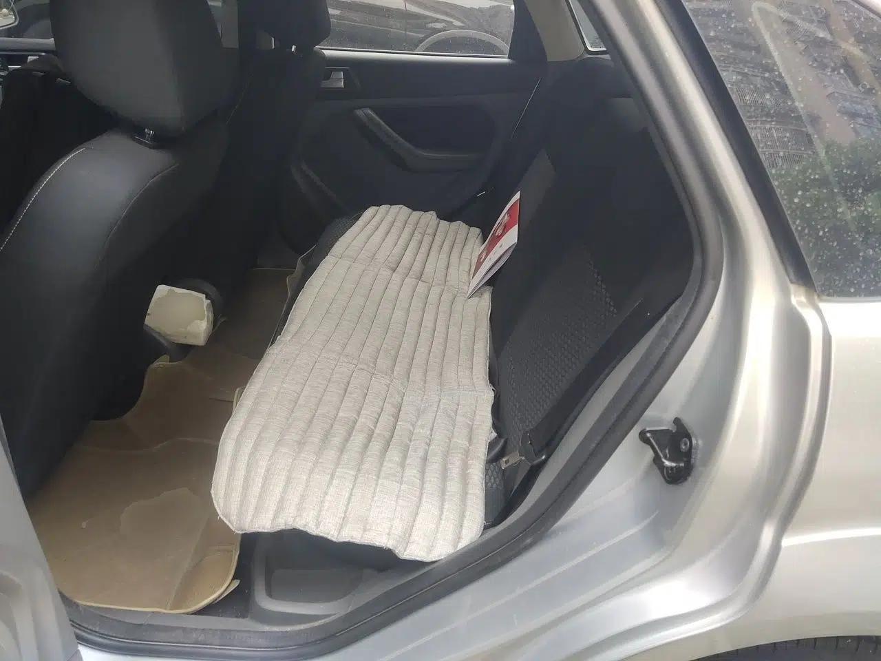 Used Ford Focus 2013 Hatchback Classic 1.8L Automatic Base Model — миниатюра 17