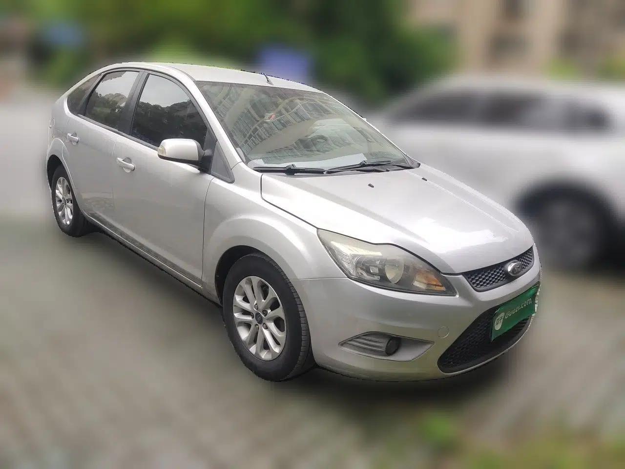 Used Ford Focus 2013 Hatchback Classic 1.8L Automatic Base Model — миниатюра 3
